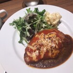 キッチン グリンピース - 「Aランチ　ポークテシノワ（トマトソースチーズ燒き）」（1,200圓）
      ライスorパン、私はライスを選擇、のポークテシノワ他。