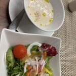 米沢牛ステーキレストラン 牛毘亭 - カブのスープとサラダ