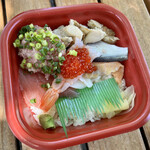 丼丸 所縁 - 料理写真:「うみ丸丼」ネタ大盛り。780円也。税込。