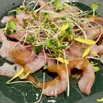 新宿三丁目 ビストロ向日葵 - 鮮魚のカルパッチョ。イサキかな？ぷりっぷりの新鮮なお魚でした。　