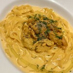 新宿三丁目 ビストロ向日葵 - ウニのクリームパスタ。　ウニの分量も良く、ウニ味のバランス最高でした。パスタの茹で加減ももちろんです。