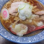 手打ちラーメン 清仁軒 - ワンタンアップ