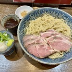 自家製麺 麺や ひなた - ざるらーめん(2玉) 1200円　肩ロースチャーシュー 450円