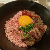 馬刺しと焼き鳥 グルマン三年坂 - 