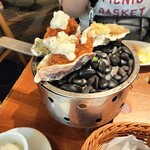魚イタリアン&オイスター Rovin 京橋 - 焼き牡蠣とカキフライ
