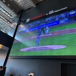 ES CON FIELD HOKKAIDO - いわゆるスポーツバー　メジャーリーグの試合をやってました。投げてるのはカブスの岩永選手。