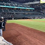 ES CON FIELD HOKKAIDO - グラウンドへ（芝生エリアには養生のため入れず）