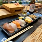 寿し辰 - 店主お任せ10貫盛り」（1,600税抜き）
      運転で飲めないK師匠のオーダー。
      職人さんが心を込めて握ってくれるお寿司がこのお値段！！すごくない？( ^ω^ )