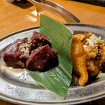 庄内ホルモン - 「ハーフ」牛レバー、ハチノス