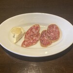 BARU 竹末 - 山羊のチーズと蜂蜜、サラミ。