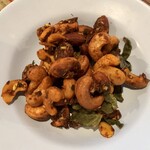 カオマンガイ - トムヤムナッツ　¥450-