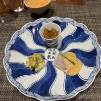 series - 南方くらげ柚子風味　カンパチ棒棒ソース　アオリイカ　アボカド生姜葱和え