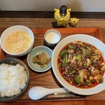 日々是中華 - 麻婆豆腐定食　1,200円(税込）　※上からも
