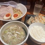 こってりらーめん せきやけ - 半ライスサービス