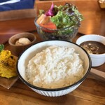 AJITO - 右側の器のカレー激ウマ♪