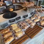 Espresso D Works - 店内入口のテイクアウト用コーナー