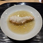 富小路 やま岸 - 桜鱒炭焼き、新玉ねぎ、南蛮酢掛け