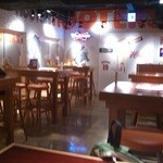フーターズ - 店内テーブル席