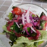 ファームヤード - サラダはシャキシャキです