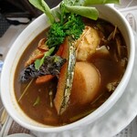 ファームヤード - 野菜カレーはジャガイモ、大根が入ってます