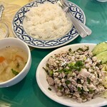 プリック - ラープセット 1,000円（これにサラダもつきます）