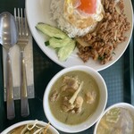 新宿西口ガパオ食堂 - 