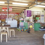 雪みるく - 店内はひろびろ♪