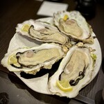 北海三陸炭火焼 まるかん - 殻付き生かき（岩手県山田産）別注