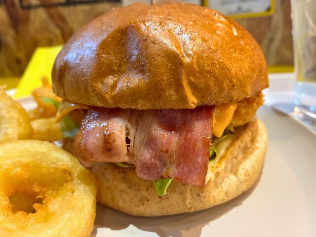 淡路島バーガー専門店 SHIMAUMA BURGER 北広島店 （シマウマ