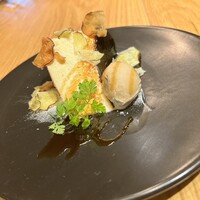 シェフ謹製　バスクチーズケーキ　～季節のジェラート添え～