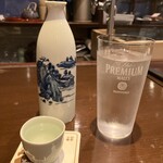 旬菜七福大黒 - 日本酒熱燗2合と冷水