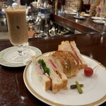 トリコロール - 