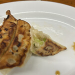 七福じん - 餃子は一つが大きめ