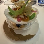 メイ - 3皿目
      ホワイトアスパラガスのババロワ、ホタテ、ウニ、ウルイ。
      