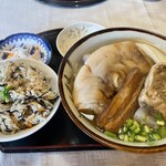 ゆくい処くぇぶぅ - 全盛りそば　大1200円　ジューシー200円