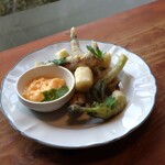 Hachihare - ハダカイワシとウドのフリット