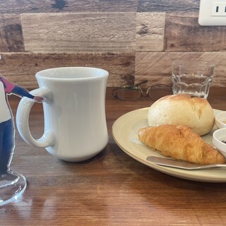 COFFEE HOUSE FIELD_0