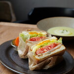 ORAND - BLTE（970円） カブと新玉ねぎのポタージュ（450円）