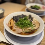 ダシと麺 くじら - 