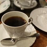 八王子うかい亭 - ホットコーヒーとっても美味しい♪（〃＾∇＾）
      アイスコーヒーは
      八王子市大和田にある珈琲実験室のものを
      使っているそう♪
      