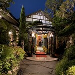 八王子うかい亭 - お店を後にする時には日が落ちていい雰囲気。
      素晴らしいホスピタリティにみんな大満足(*'▽'*)♪