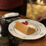 八王子うかい亭 - 奥様は、メニュー表には無いふかふかのシフォンケーキ♪