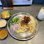 ジョニーのビリヤニ - マトンビリヤニ+ラッシー