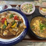 中国料理 頤和園 - 豚ロースカツのチーズ丼