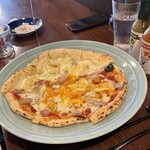 バルハチゴー - ビスマルク＆クワトロフォルマッジのハーフ＆ハーフ