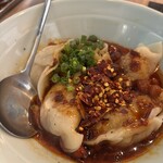 ラーメン餃子ハナウタ  - 香辛水餃子