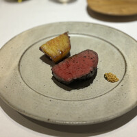 デルフィーナ - 値段も１人13,000なのでお肉のグレードはしょうがない。味付け、お芋は美味しい〜