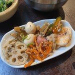 炭焼ホルモン えいた - ランチセットのおかず