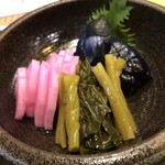 田舎家 旬 - おしんこ盛り合わせ　640円