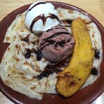 ケララキッチン - ポロッタにはハチミツもかかっています